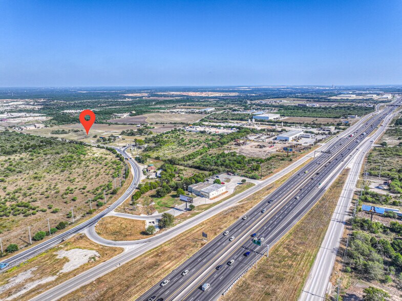8060 FM482, New Braunfels, TX à vendre - Photo de l’immeuble – Image 3 sur 47