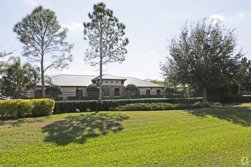 5501 Communications Pky, Sarasota, FL à vendre - Photo de l’immeuble – Image 2 sur 5