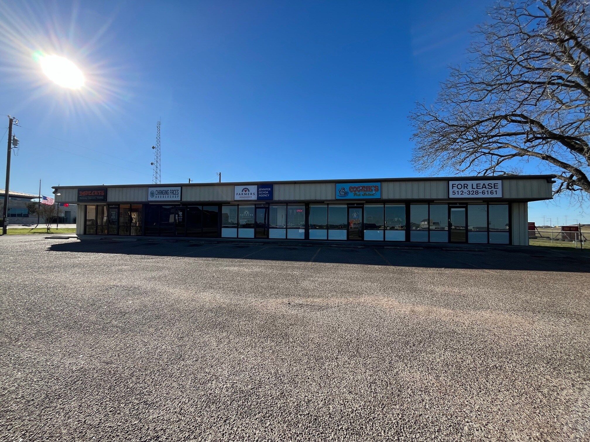 2000 W San Antonio St, Lockhart, TX à louer Photo principale– Image 1 sur 11
