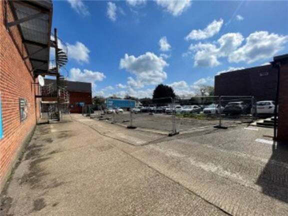 21 Plough Rd, Yateley à vendre - Autre – Image 1 sur 5