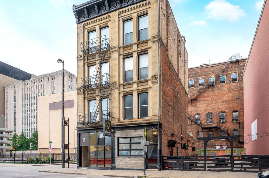 126 W Sixth St, Cincinnati, OH à louer - Photo de l’immeuble – Image 3 sur 54