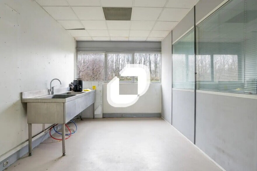 Bureau dans Noisy-le-Grand à louer - Photo de l’immeuble – Image 2 sur 14