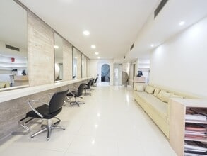 Local commercial dans Figueres, Gerona à louer Photo intérieure– Image 1 sur 23