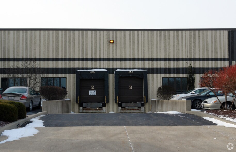 11451 Allison Ct, Huntley, IL à vendre - Photo de l’immeuble – Image 2 sur 7