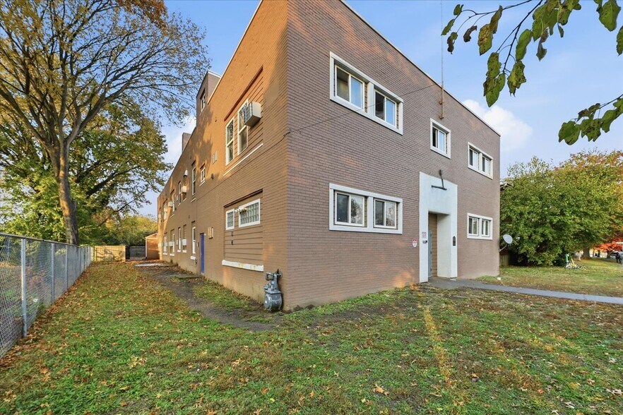 1636 Summit Rd, Cincinnati, OH à vendre - Photo de l’immeuble – Image 3 sur 15