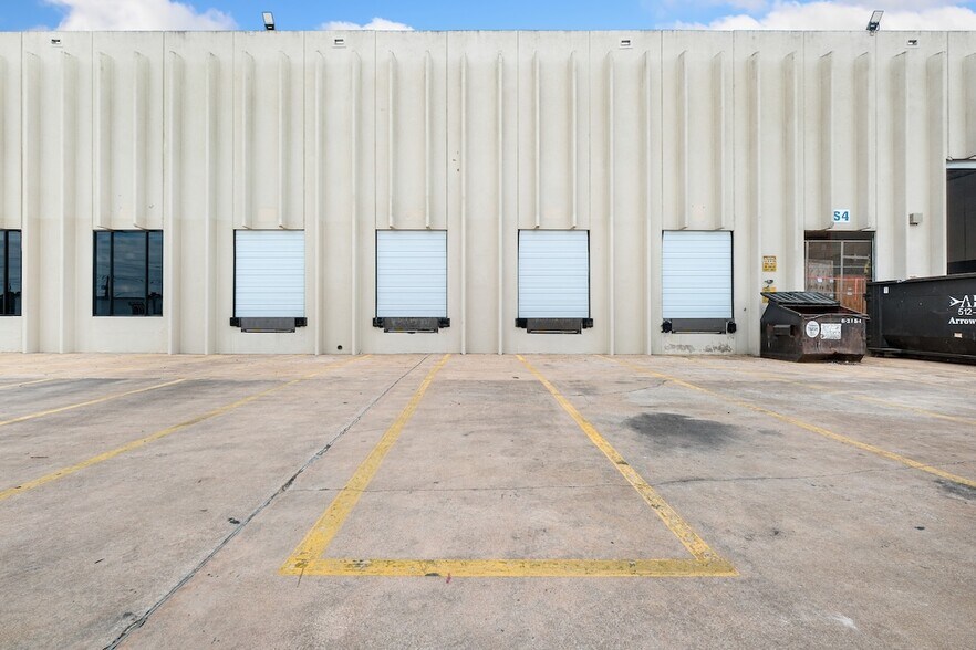 12317 Technology Blvd, Austin, TX à louer - Photo de l’immeuble – Image 3 sur 13
