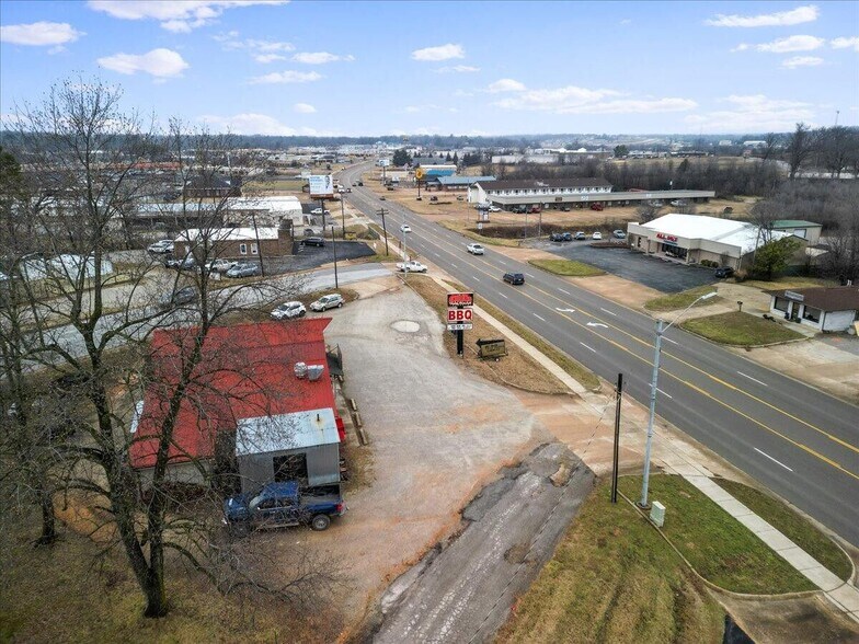 1027 Porter Wagoner Blvd, West Plains, MO à vendre - Photo de l’immeuble – Image 3 sur 26