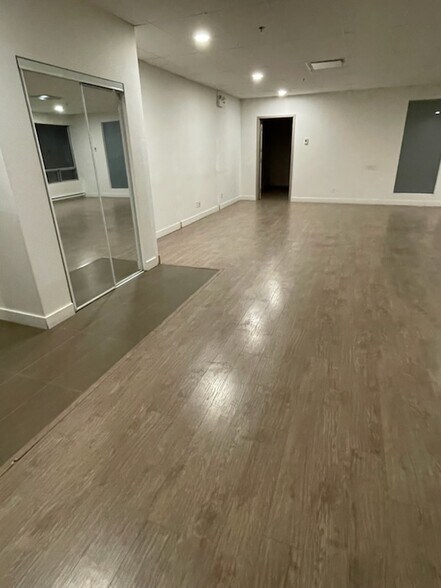 250 Av Dunbar, Mont-Royal, QC à louer - Photo intérieure – Image 2 sur 7