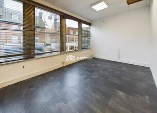 112-132 Brent St, Londres à vendre Photo intérieure– Image 2 sur 4