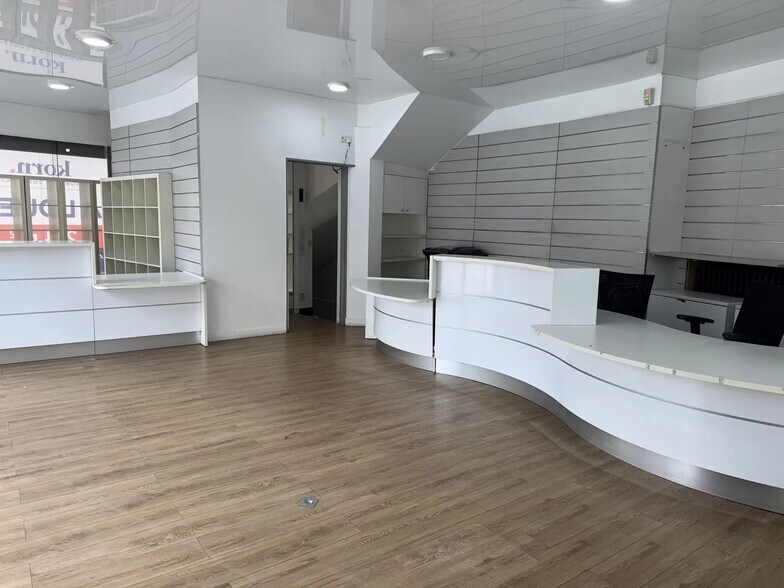Local commercial dans Paris à vendre - Photo de l’immeuble – Image 3 sur 12