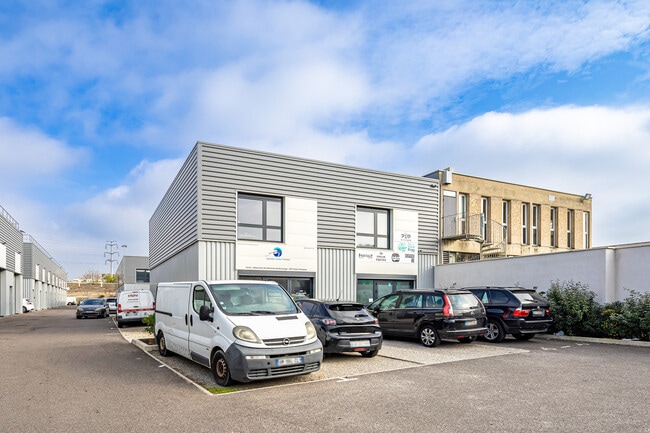 Plus de détails pour 201 Avenue Francis De Pressensé, Vénissieux - Local d’activités à vendre
