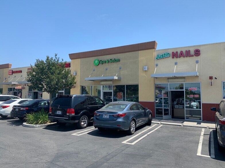 1212-1256 S Magnolia Ave, Anaheim, CA à louer - Photo de l’immeuble – Image 1 sur 8