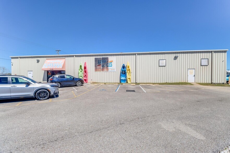15240 Creosote Rd, Gulfport, MS à vendre - Photo de l’immeuble – Image 1 sur 34