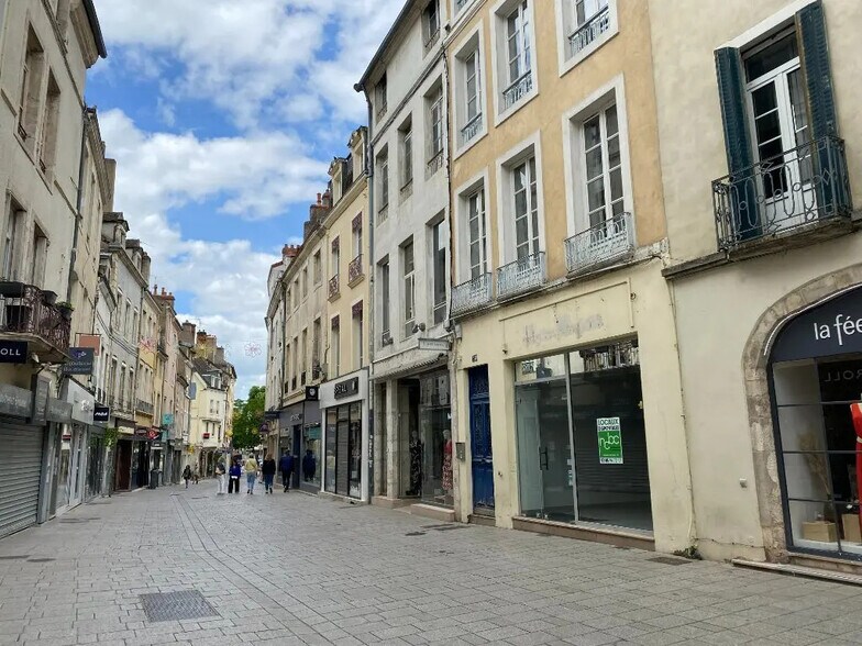 Local commercial dans Chalon-sur-Saône à louer - Photo de l’immeuble – Image 2 sur 6