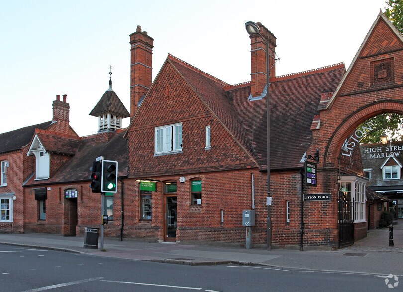 2-8 Liston Rd, Marlow à louer - Photo de l’immeuble – Image 2 sur 8