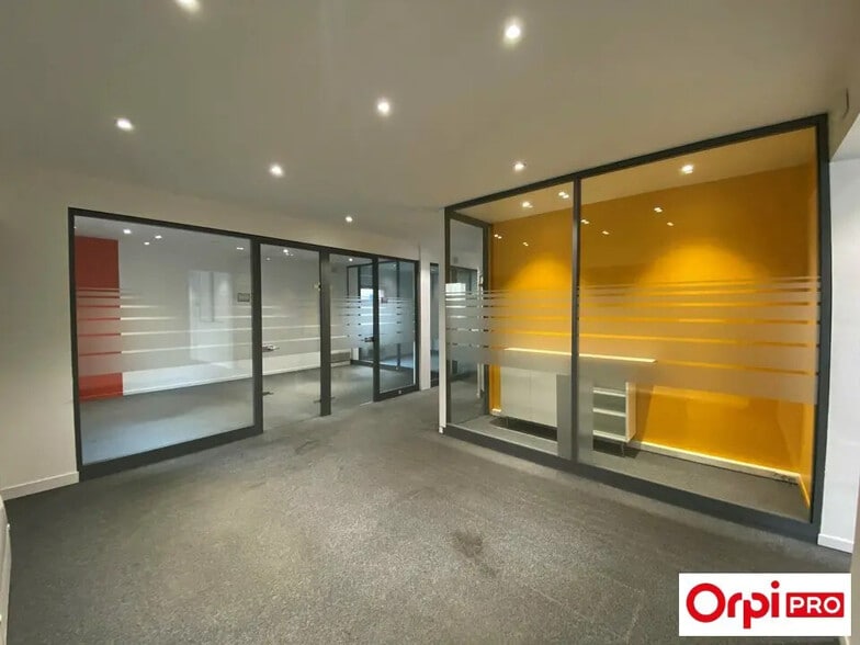 Bureau dans Savigny-sur-Orge à vendre - Photo de l’immeuble – Image 1 sur 7