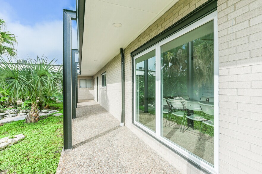 1022-1024 Pasadena Blvd, Pasadena, TX à vendre - Photo de l’immeuble – Image 2 sur 44