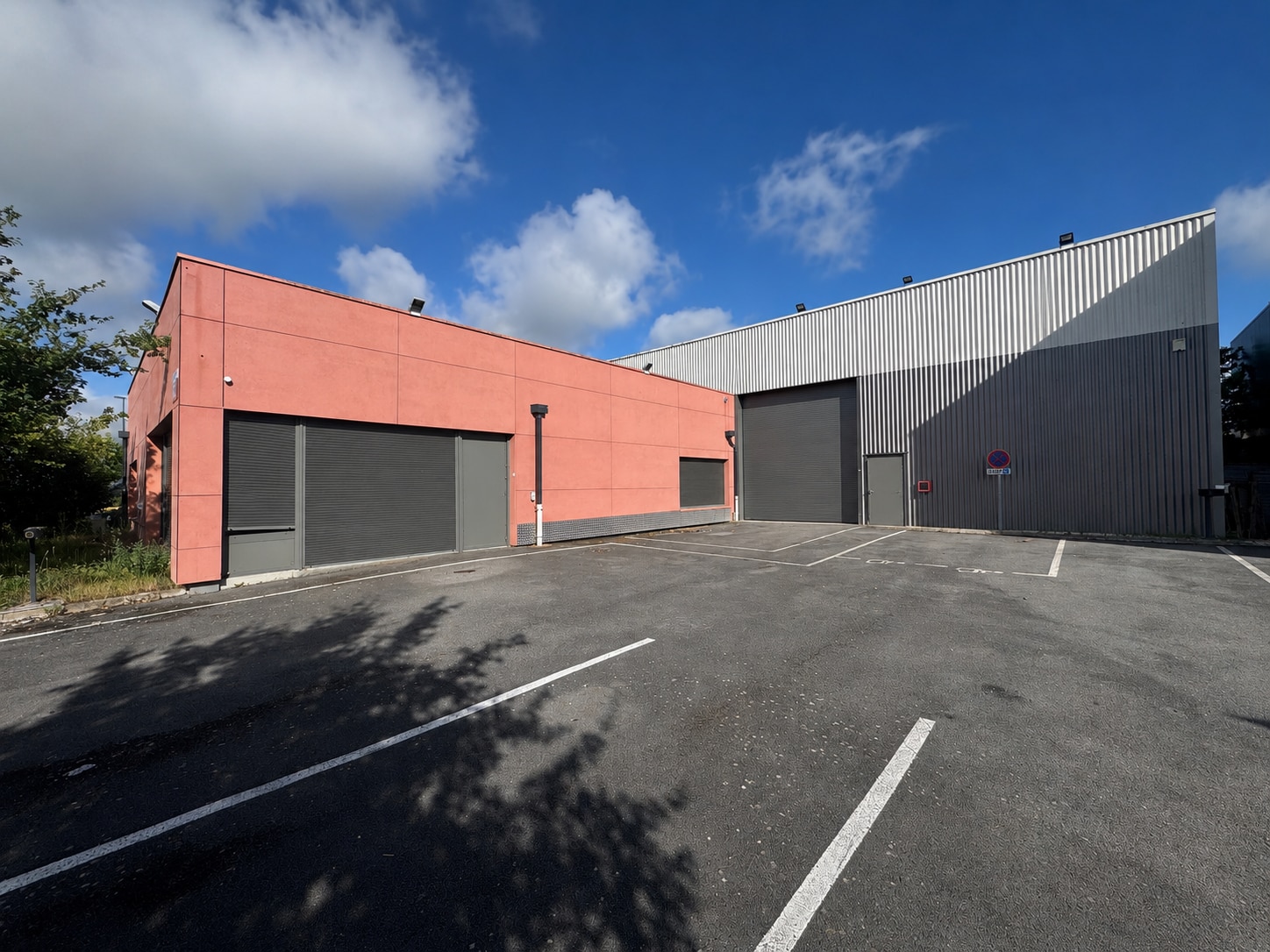 8 Rue Du Champ Jupin, Ormes à louer Photo de l’immeuble– Image 1 sur 6
