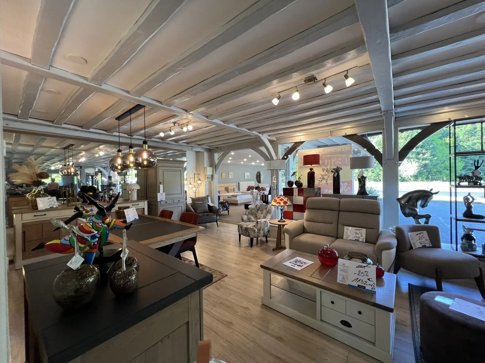 Local commercial dans Cuigy-en-Bray à louer Photo intérieure– Image 1 sur 4