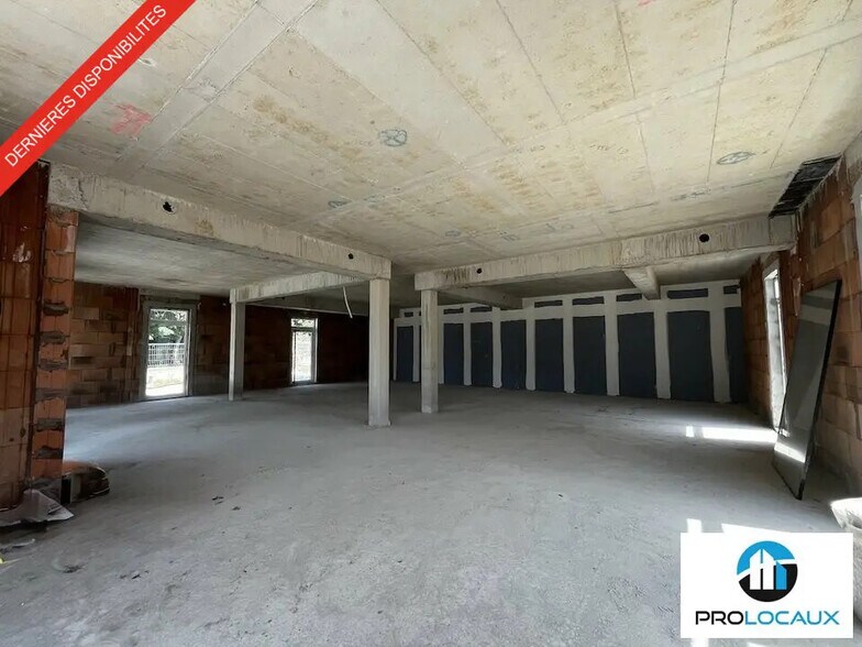 Local commercial dans Compiègne à vendre - Photo de l’immeuble – Image 3 sur 9