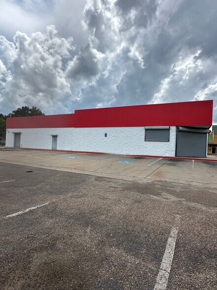 1259 Ellis Ave, Jackson, MS à louer - Photo de l’immeuble – Image 1 sur 8