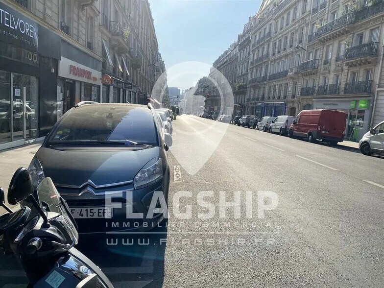 Local commercial dans Paris à louer - Photo de l’immeuble – Image 2 sur 2