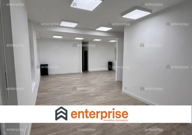 Plus de détails pour Bureau à louer