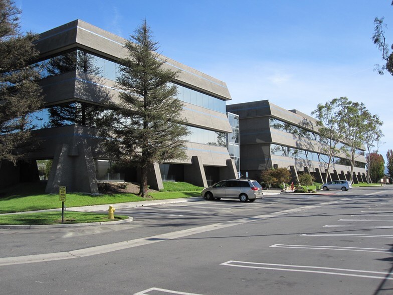 3625 Del Amo Blvd, Torrance, CA à louer - Photo de l’immeuble – Image 2 sur 10