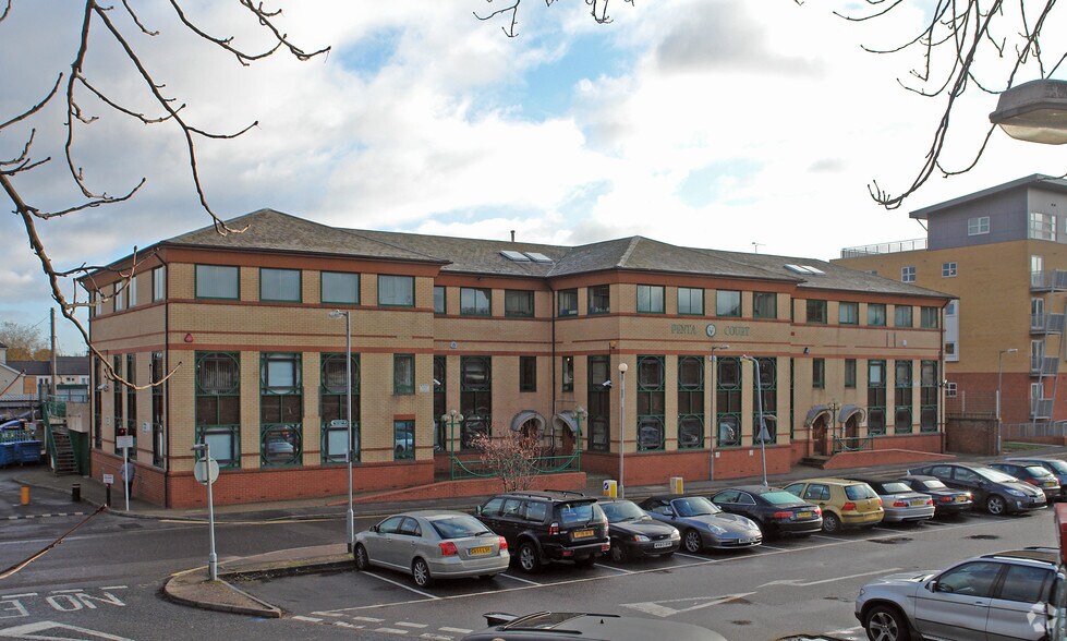 Station Rd, Borehamwood à louer - Photo de l’immeuble – Image 2 sur 5