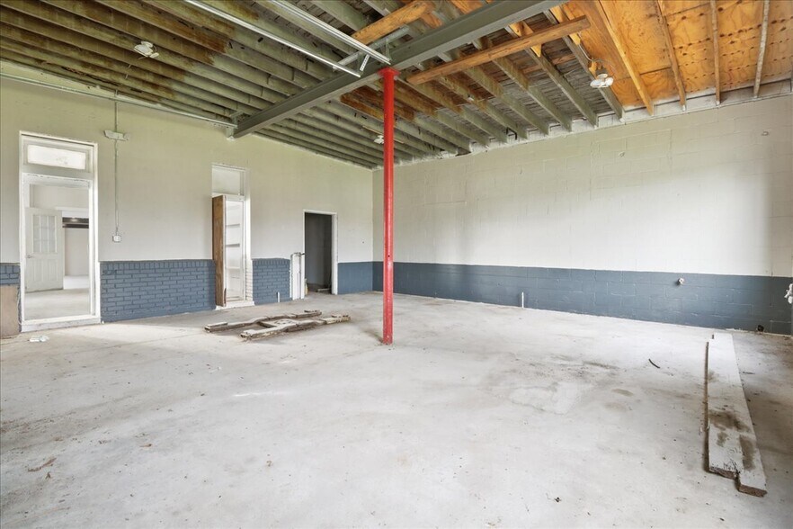 101 Doctor Donnie H Jones Jr Blvd W, Princeton, NC à vendre - Photo intérieure – Image 2 sur 4