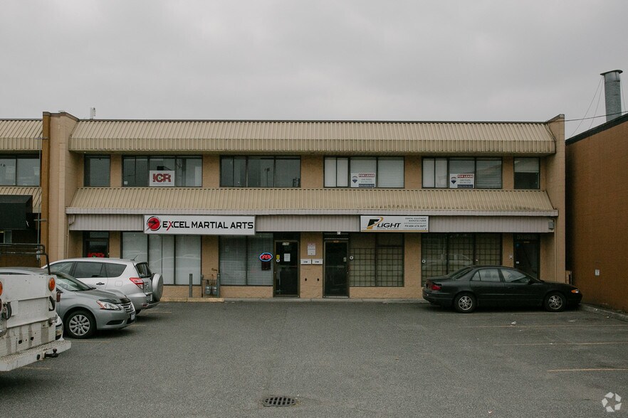 5784 203 St, Langley, BC à louer - Photo principale – Image 1 sur 2