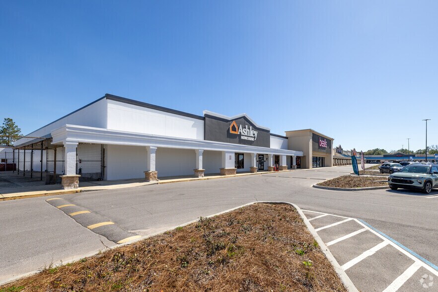 2493-2549 S Ferdon Blvd, Crestview, FL à louer - Photo de l’immeuble – Image 2 sur 2