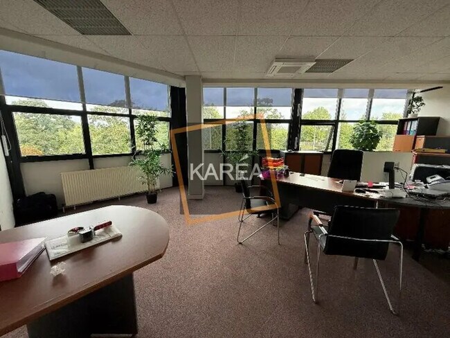 Plus de détails pour Bureau à louer