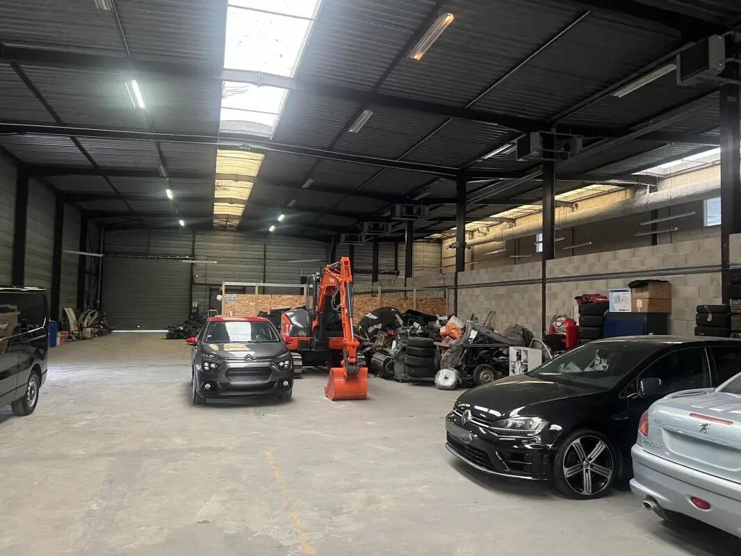 Local d'activités dans Porcheville à vendre Photo de l’immeuble– Image 1 sur 6