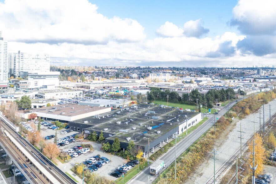 8680 Cambie St, Vancouver, BC à louer - Photo de l’immeuble – Image 3 sur 5