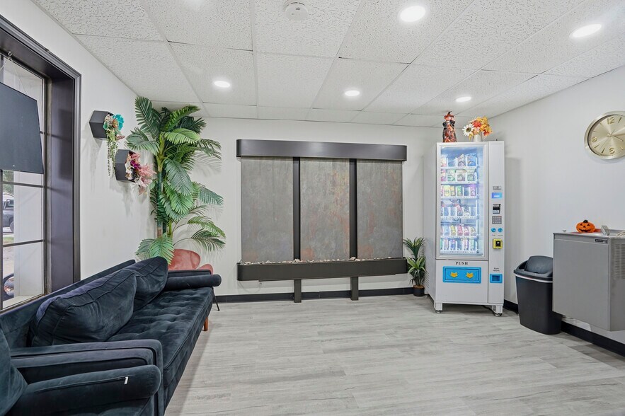 3227 S Lakewood Ave, Tulsa, OK à vendre - Photo de l’immeuble – Image 3 sur 11