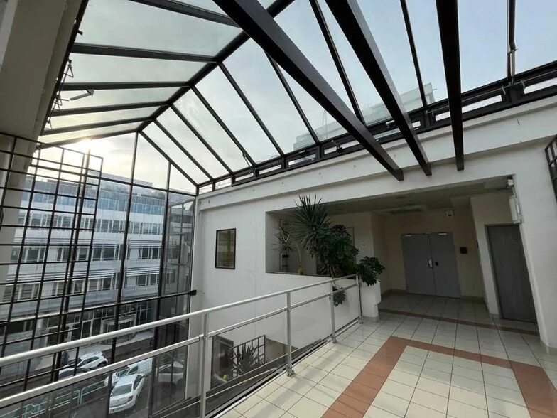 79-91 Rue Pierre Sémard, Châtillon à louer - Photo de l’immeuble – Image 2 sur 9