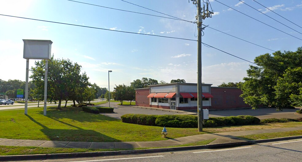 7081 Airport Blvd, Mobile, AL à louer - Photo de l’immeuble – Image 3 sur 4