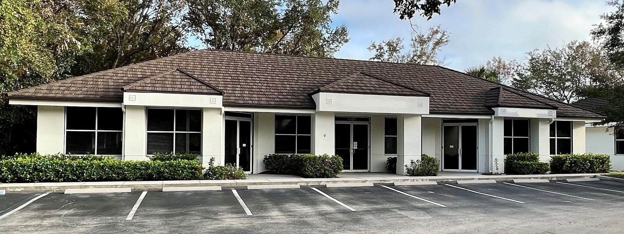 5405 Park Central Ct, Naples, FL à louer Photo de l’immeuble– Image 1 sur 7