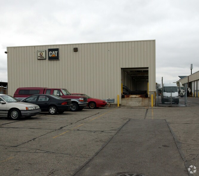 4525 Clay Ave SW, Grand Rapids, MI à louer - Photo de l’immeuble – Image 3 sur 4