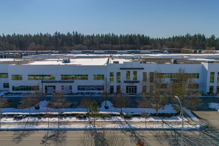 19288 22nd Ave, Surrey, BC à louer - Photo de l’immeuble – Image 1 sur 41