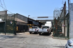 8705 S Crocker St, Los Angeles CA - immobilier d'entreprise