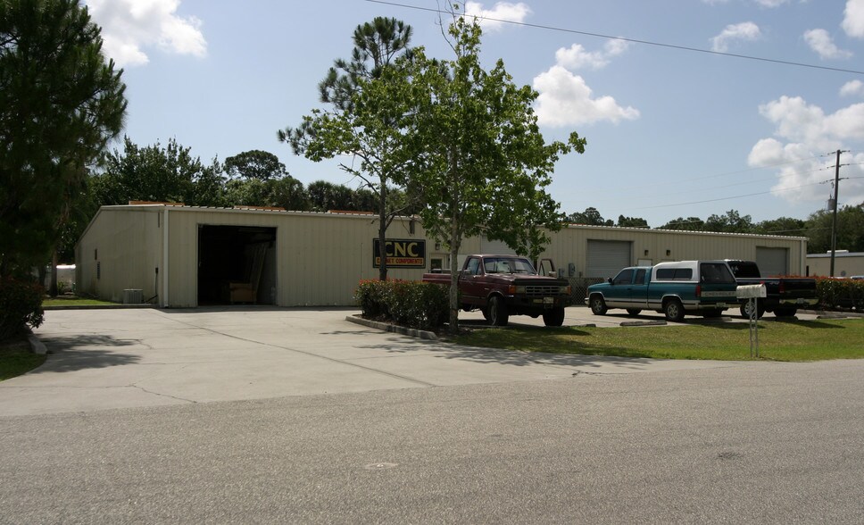 360 Stan Dr, Melbourne, FL à louer - Photo de l’immeuble – Image 2 sur 23