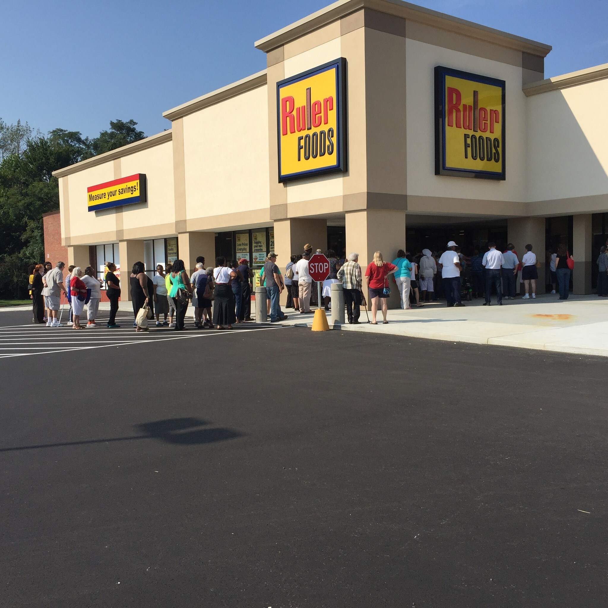 10009-10067 Bellefontaine Rd, Saint Louis, MO à louer Photo principale– Image 1 sur 11