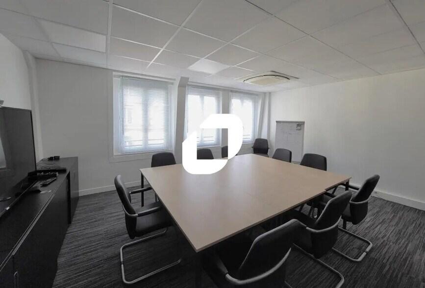 37 Avenue Des Champs Elysées, Paris à louer - Photo de l’immeuble – Image 3 sur 13