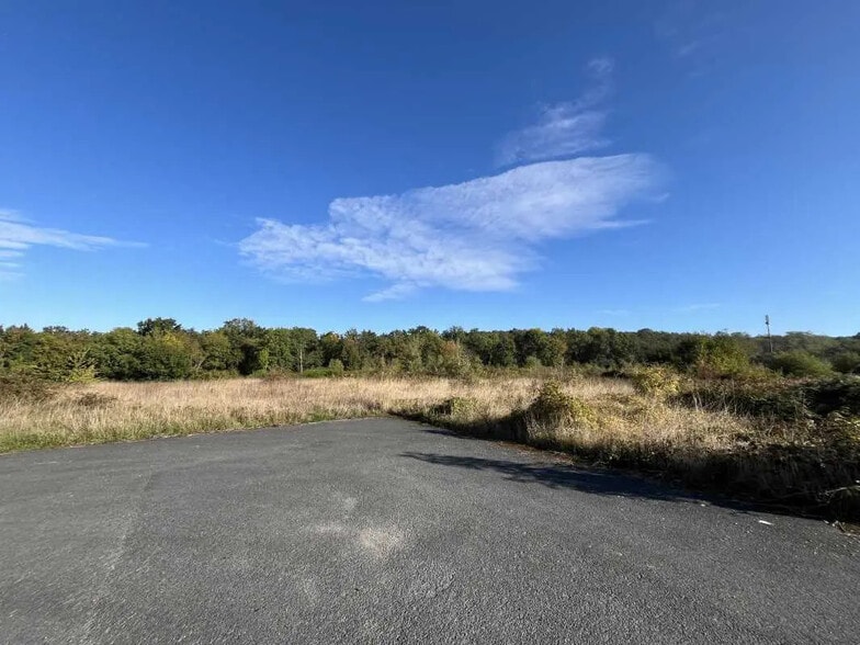 Terrain dans Bueil à vendre - Photo de l’immeuble – Image 2 sur 8