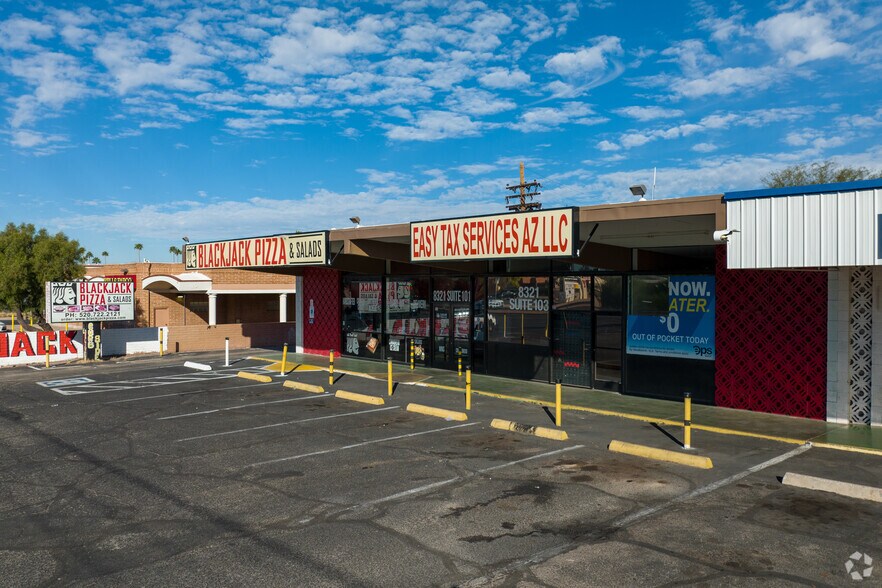 8321 E Broadway Blvd, Tucson, AZ à louer - Photo principale – Image 1 sur 4