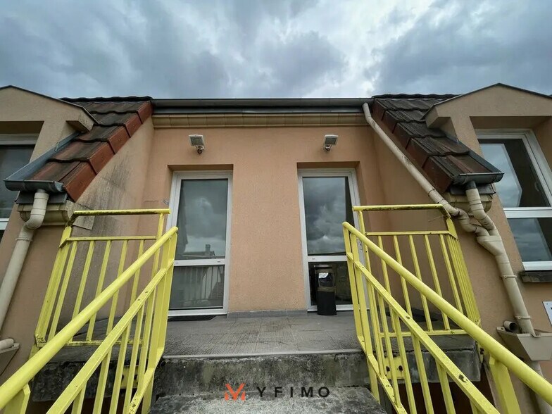 Bureau dans Flins-sur-Seine à louer - Photo de l’immeuble – Image 2 sur 6