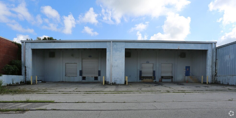 2120 Dennis St, Jacksonville, FL à louer - Photo de l’immeuble – Image 3 sur 6