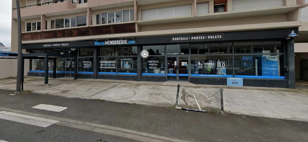 Local commercial dans Pau à louer - Photo de l’immeuble – Image 1 sur 3